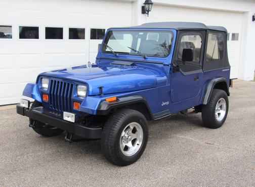 Photo 1 of 30 of 1994 Jeep Wrangler S